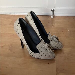 NWOT Monika Chiang Fuchsia Heels Suede Polka Dot size 37/US 7